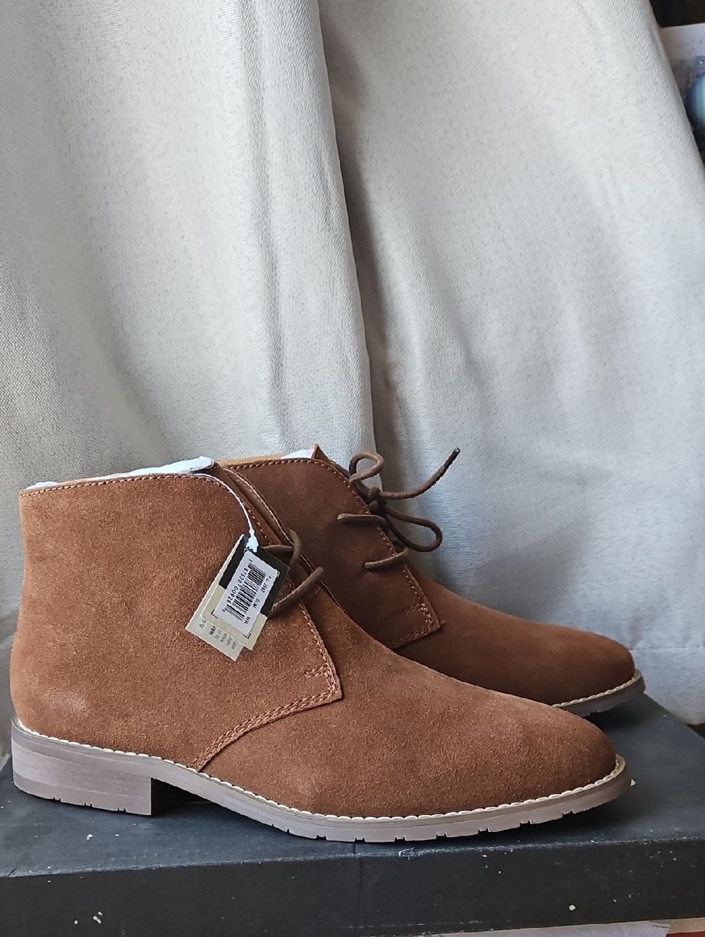 dingo Men's Tan Suede Chukka Boots